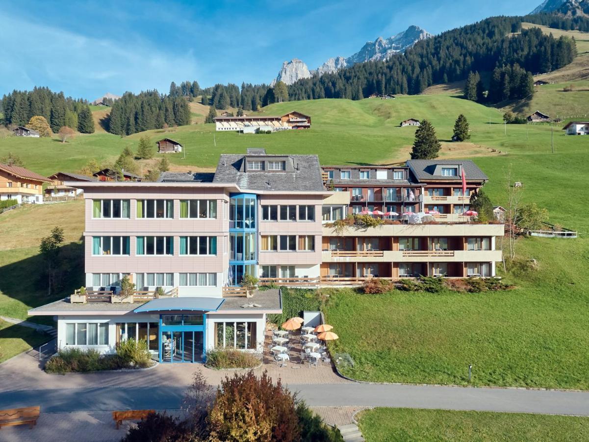 Ferien- Und Familienhotel Alpina Adelboden Eksteriør bilde